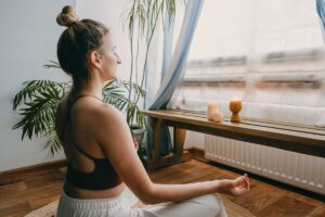 teljesítményszorongás nő meditál