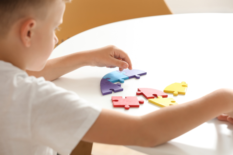 Autista a gyermekem?! – Az autizmusról szülői szemmel